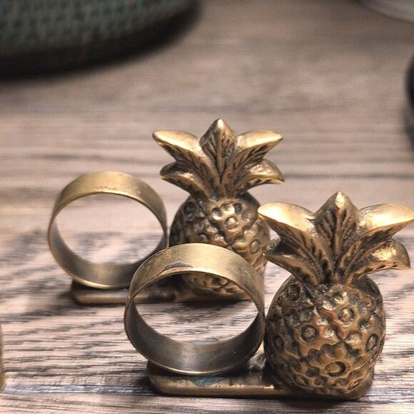 Brass Pineapple Napkin Rings Set of 6 Vintage - Picture 8 of 9
